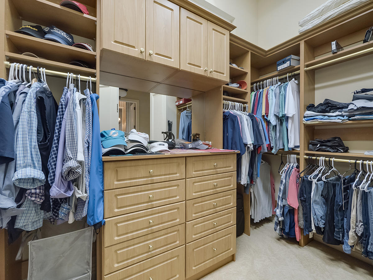 114 Playa Rienta Palm Beach Gardens, FL 33418 - Photo 21 of 52 21a Master Closet