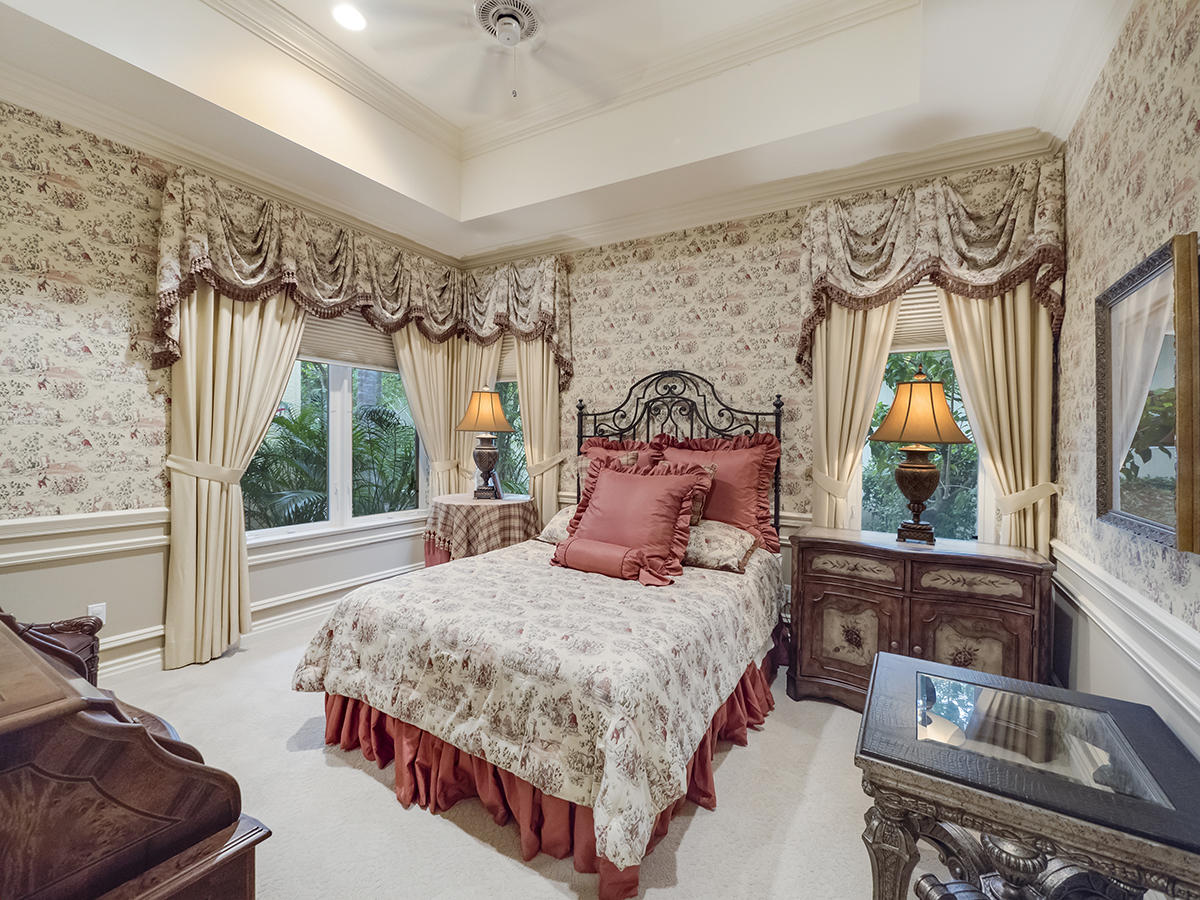 114 Playa Rienta Palm Beach Gardens, FL 33418 - Photo 24 of 52 24 Third Bedroom