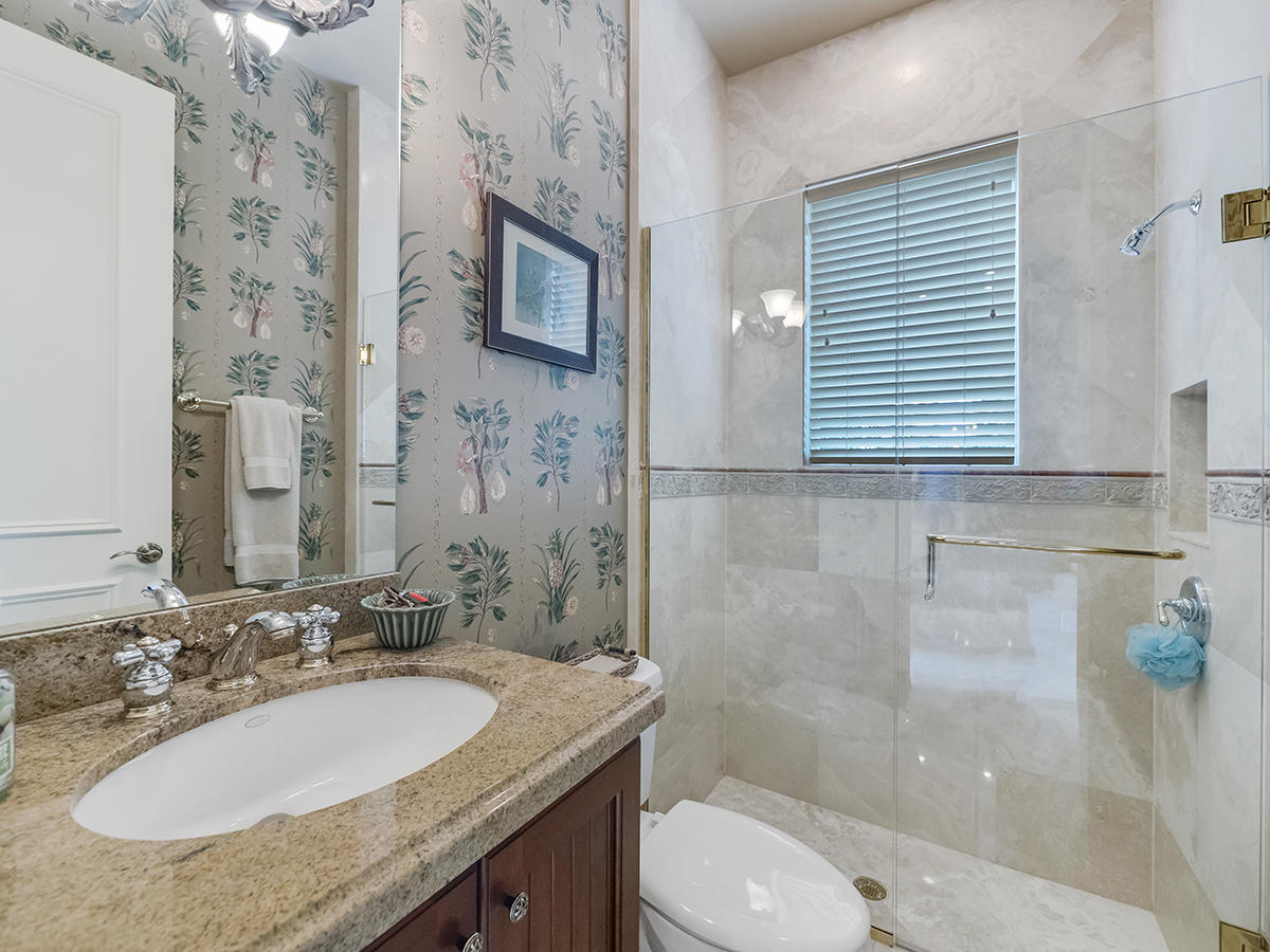 114 Playa Rienta Palm Beach Gardens, FL 33418 - Photo 25 of 52 25 Bathroom