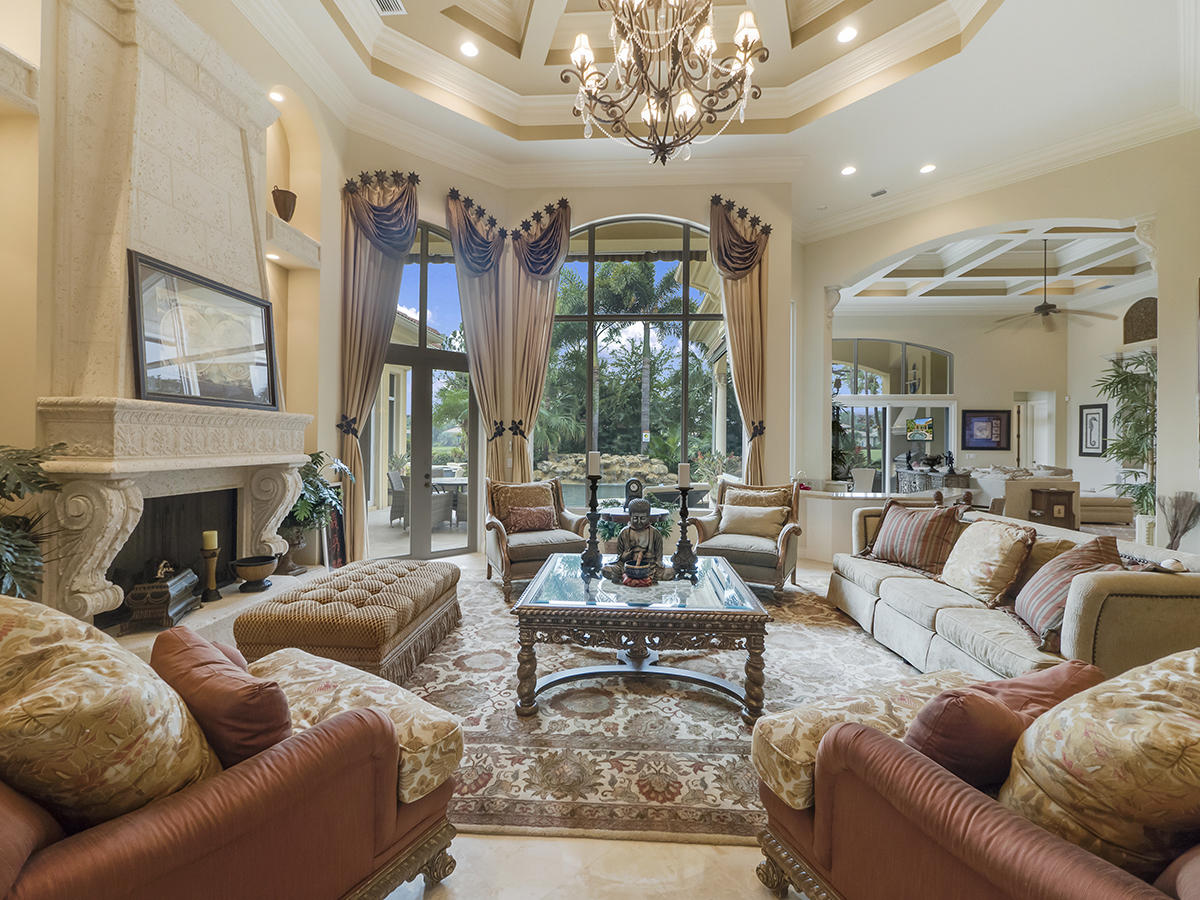 114 Playa Rienta Palm Beach Gardens, FL 33418 - Photo 6 of 52 08 Living Room