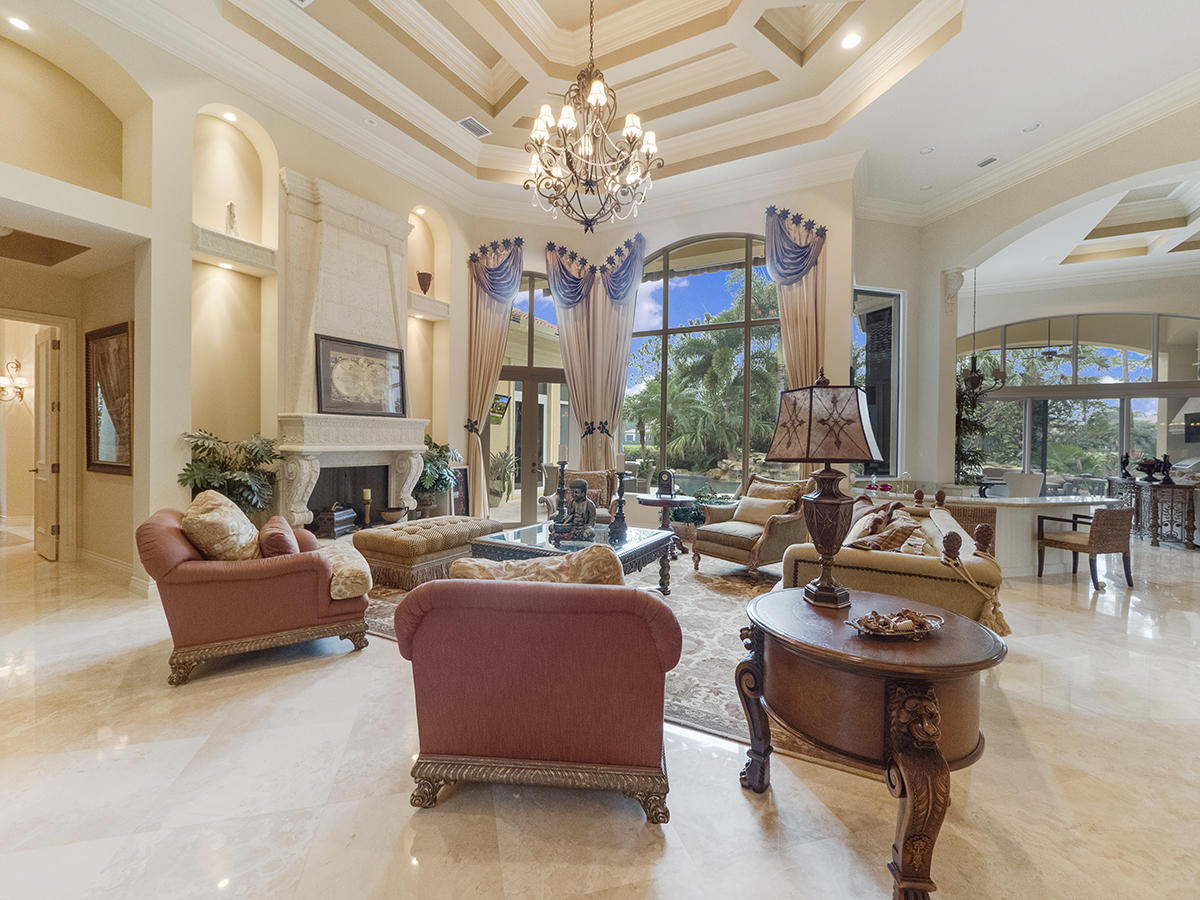 114 Playa Rienta Palm Beach Gardens, FL 33418 - Photo 7 of 52 09 Living Room