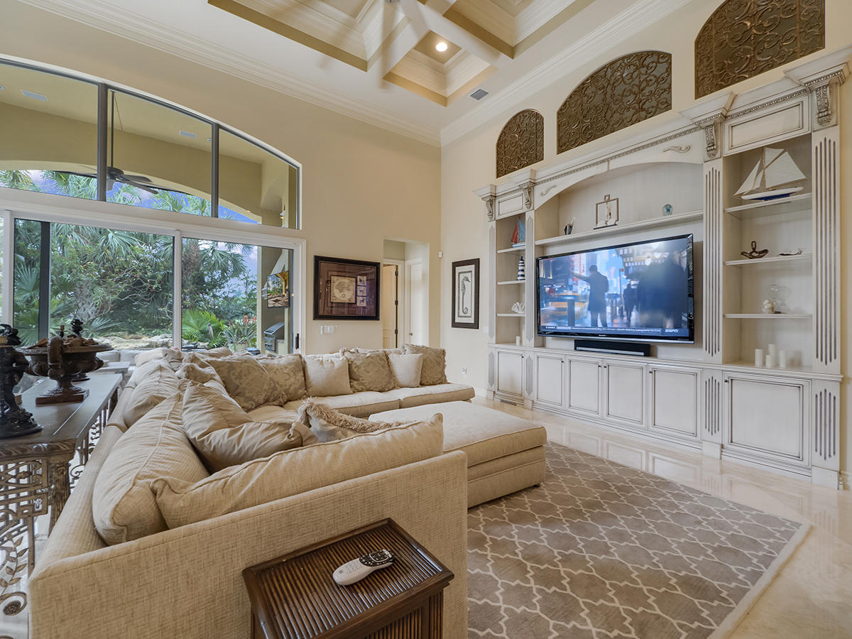 114 Playa Rienta Palm Beach Gardens, FL 33418 - Photo 10 of 52 12 Family Room