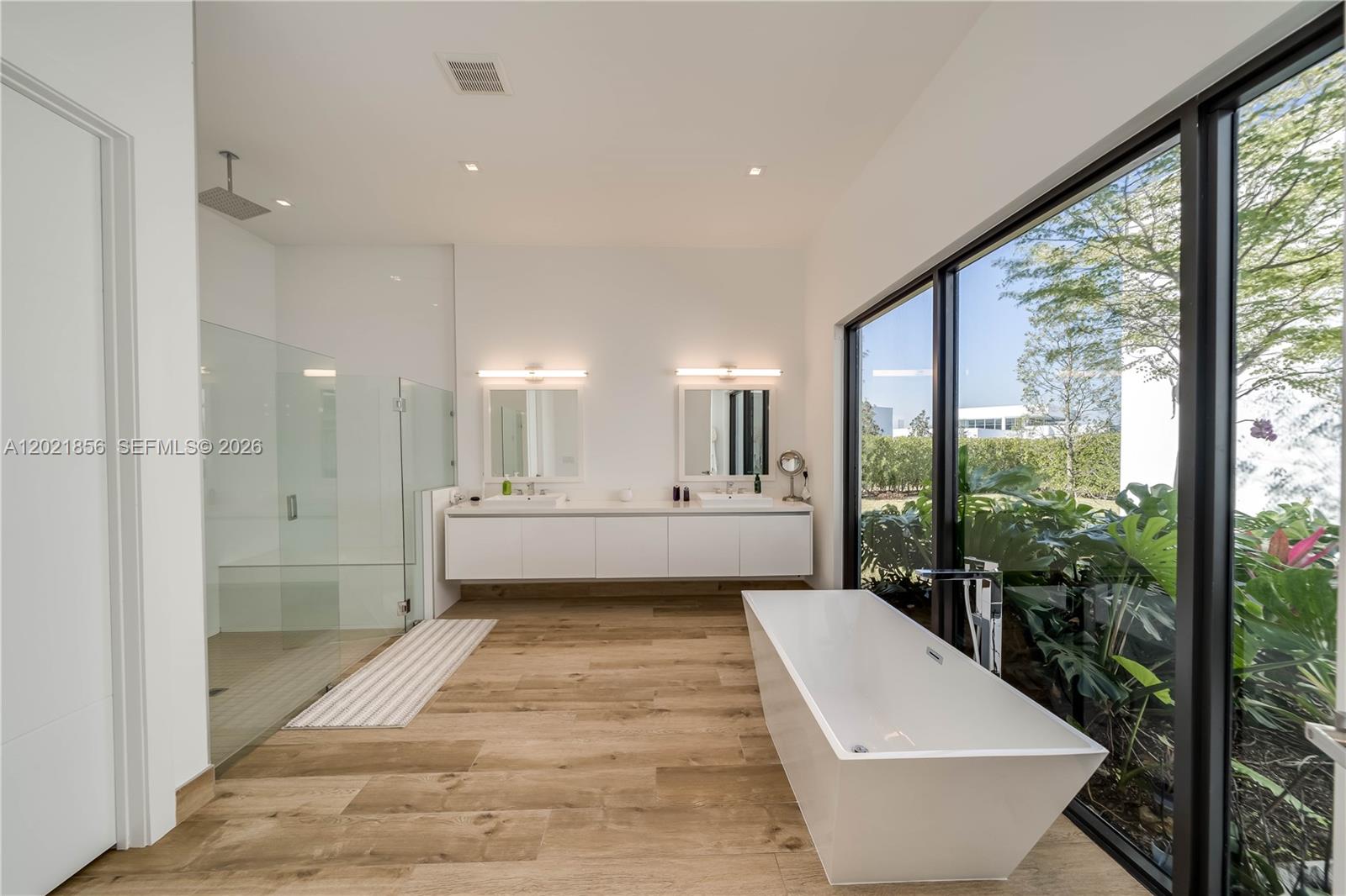 16600 Sunset Way Weston, FL 33326 - Photo 37 of 80