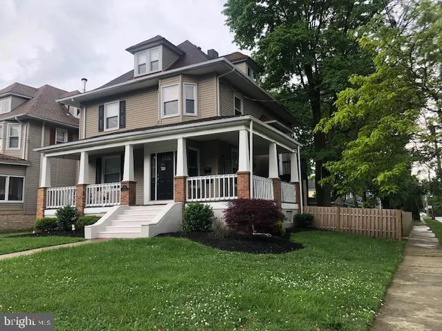 $2,400 | 920 West Collings Avenue, Unit B, Oaklyn, NJ 08107