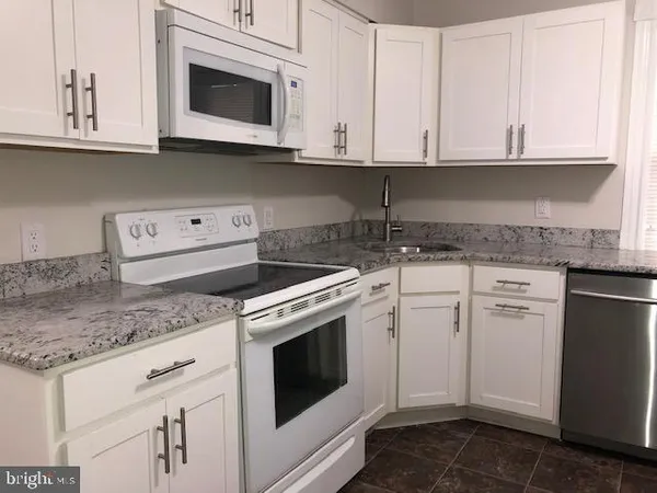 $2,400 | 920 West Collings Avenue, Unit B, Oaklyn, NJ 08107