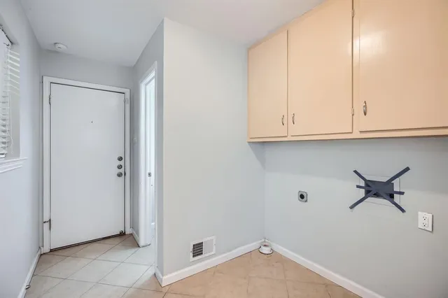 $500,000 | 13460 Mill Grove Lane, Dallas, TX 75240