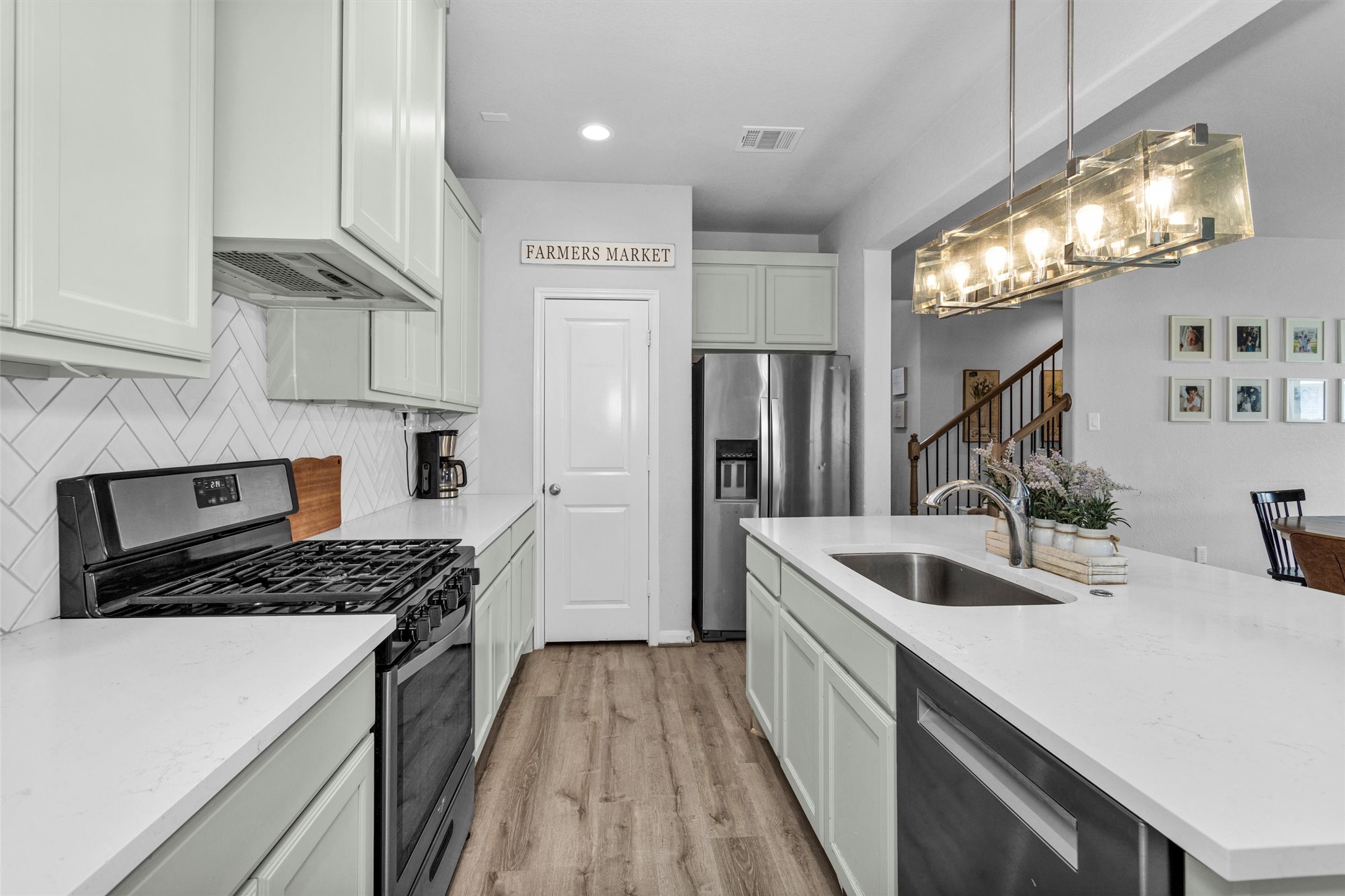 2375 Hagerman Road Conroe, TX 77384 - Photo 16 of 35 Gas range stove, stainless steel appliances. Walk in pantry. Refrigerator can stay with home.