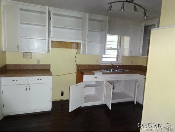 54 Clarence Hall Road Sylva, NC 28779 - Photo 3 of 7 Gallery Image 3