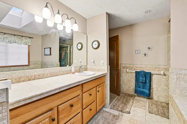 $525,000 | 5186 Windsor Highway, Potterville, MI 48876