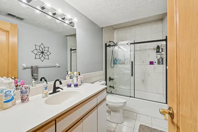 $525,000 | 5186 Windsor Highway, Potterville, MI 48876