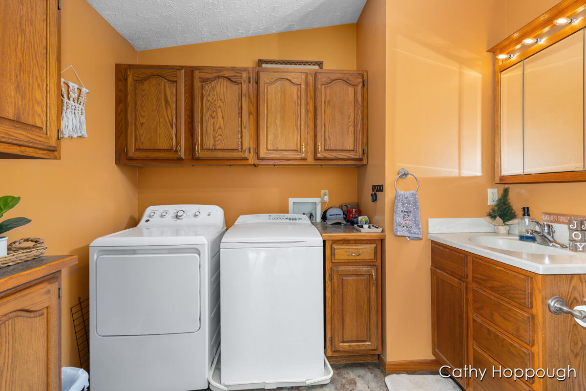 220 North Maple Avenue Maple Rapids, MI 48853 - Photo 10 of 43 IMG_1009