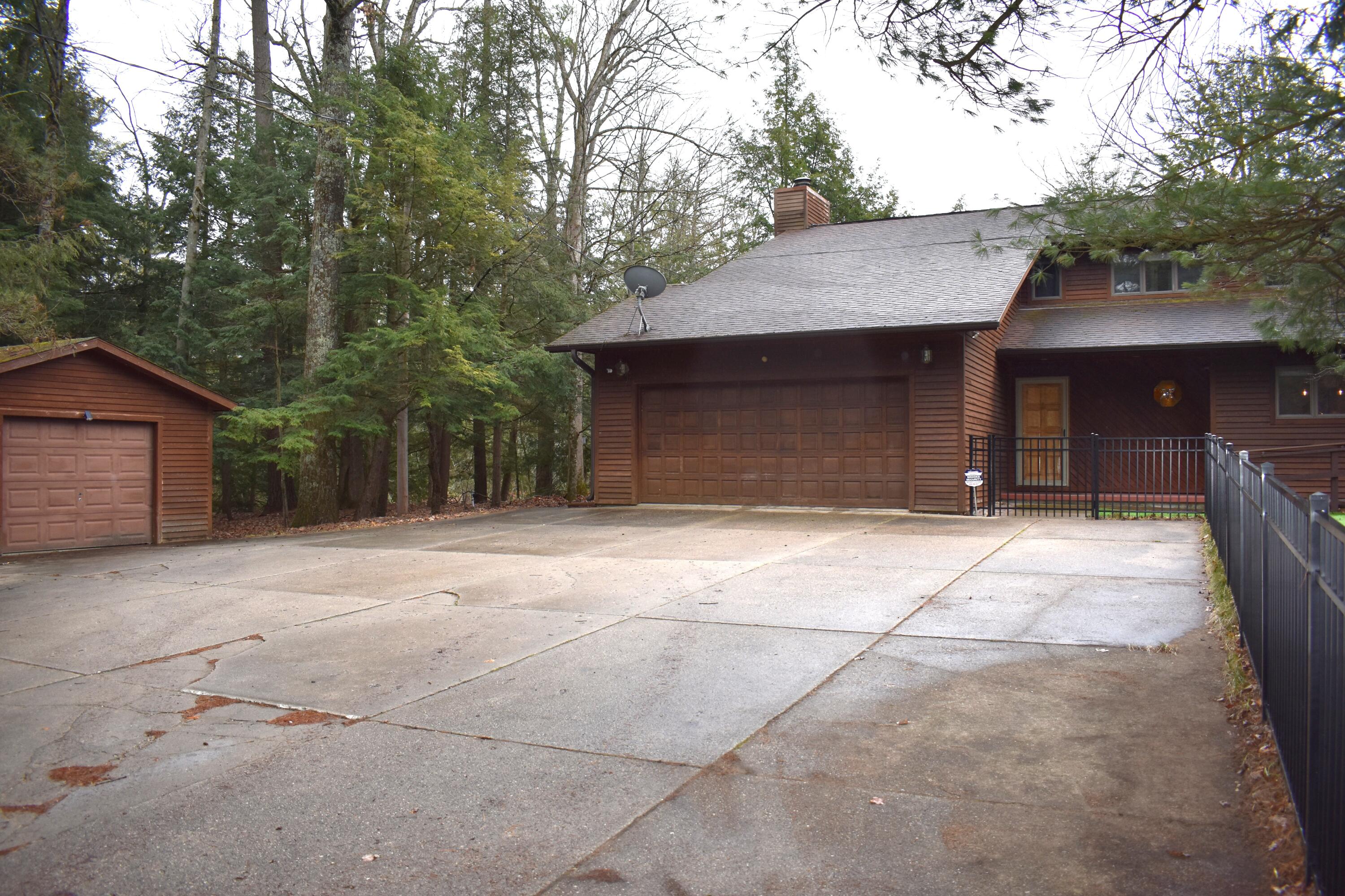 6651 South James Road Baldwin, MI 49304 - Photo 2 of 39 DSC_0554