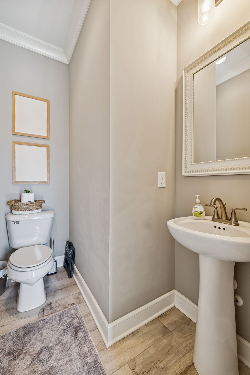 301 Timber Lane Lebanon, TN 37087 - Photo 38 of 74 a bathroom with a sink toilet and a mirror