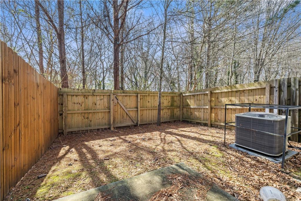 5038 Longview Walk Decatur, GA 30035 - Photo 25 of 25 a view of a backyard
