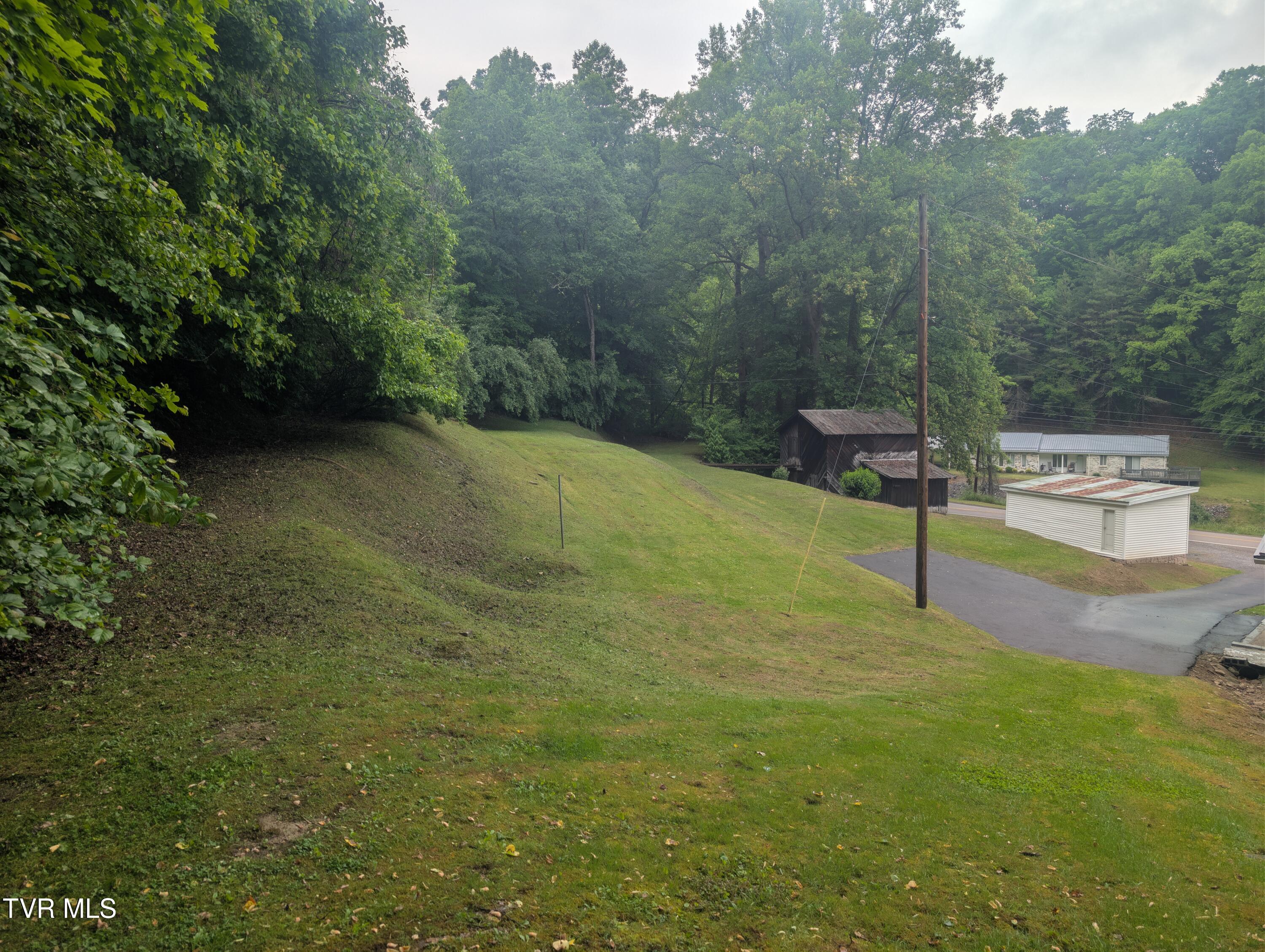 9912 Sandlick Road Bee, VA 24217 - Photo 13 of 26 PXL_20260521_224256654