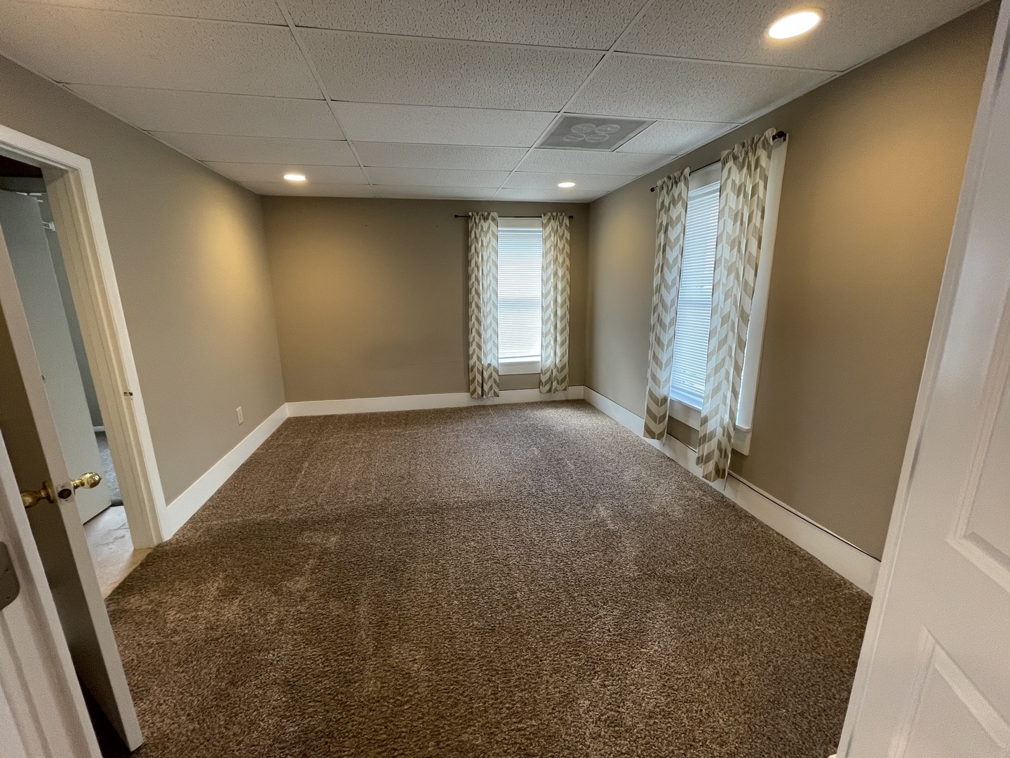 505 West Side Square Clinton, IL 61727 - Photo 15 of 37