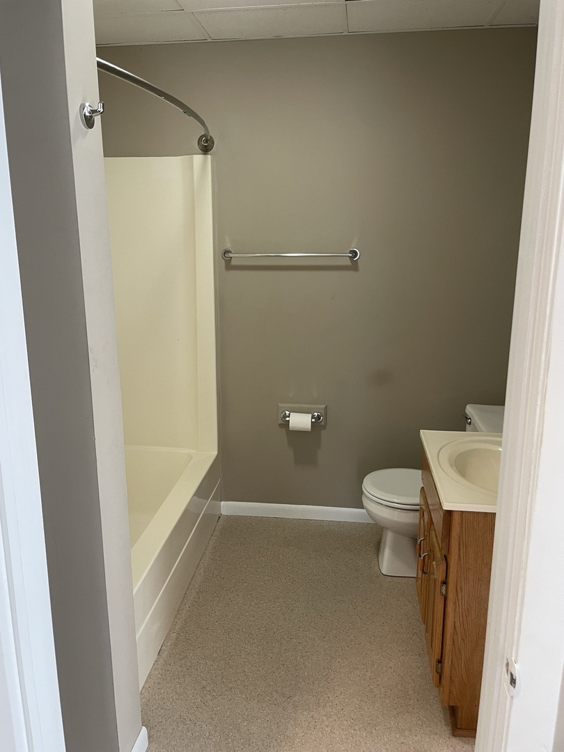 505 West Side Square Clinton, IL 61727 - Photo 17 of 37