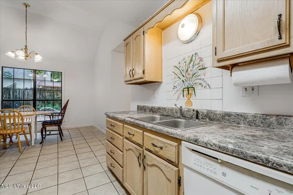 $340,000 | 4040 Windermere Drive, Nesbit, MS 38651