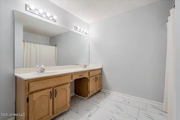 $350,000 | 4040 Windermere Drive, Nesbit, MS 38651