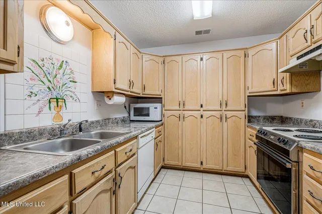 $350,000 | 4040 Windermere Drive, Nesbit, MS 38651