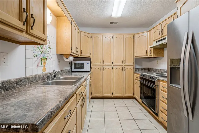 $350,000 | 4040 Windermere Drive, Nesbit, MS 38651