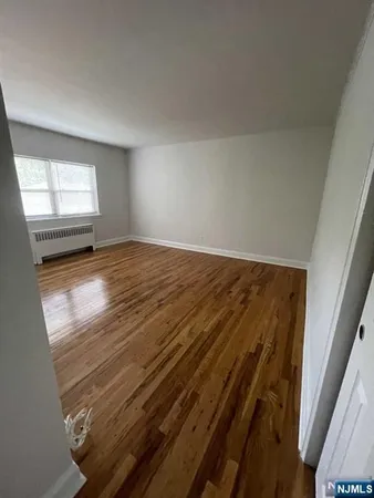 $3,950 | 280-320 Oak Street, Unit 284D, Ridgewood, NJ 07450