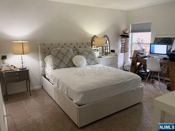 $3,950 | 280-320 Oak Street, Unit 284D, Ridgewood, NJ 07450