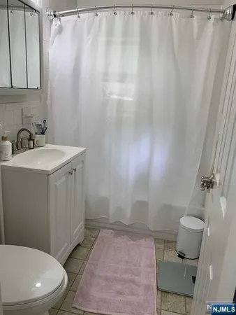 $3,950 | 280-320 Oak Street, Unit 284D, Ridgewood, NJ 07450