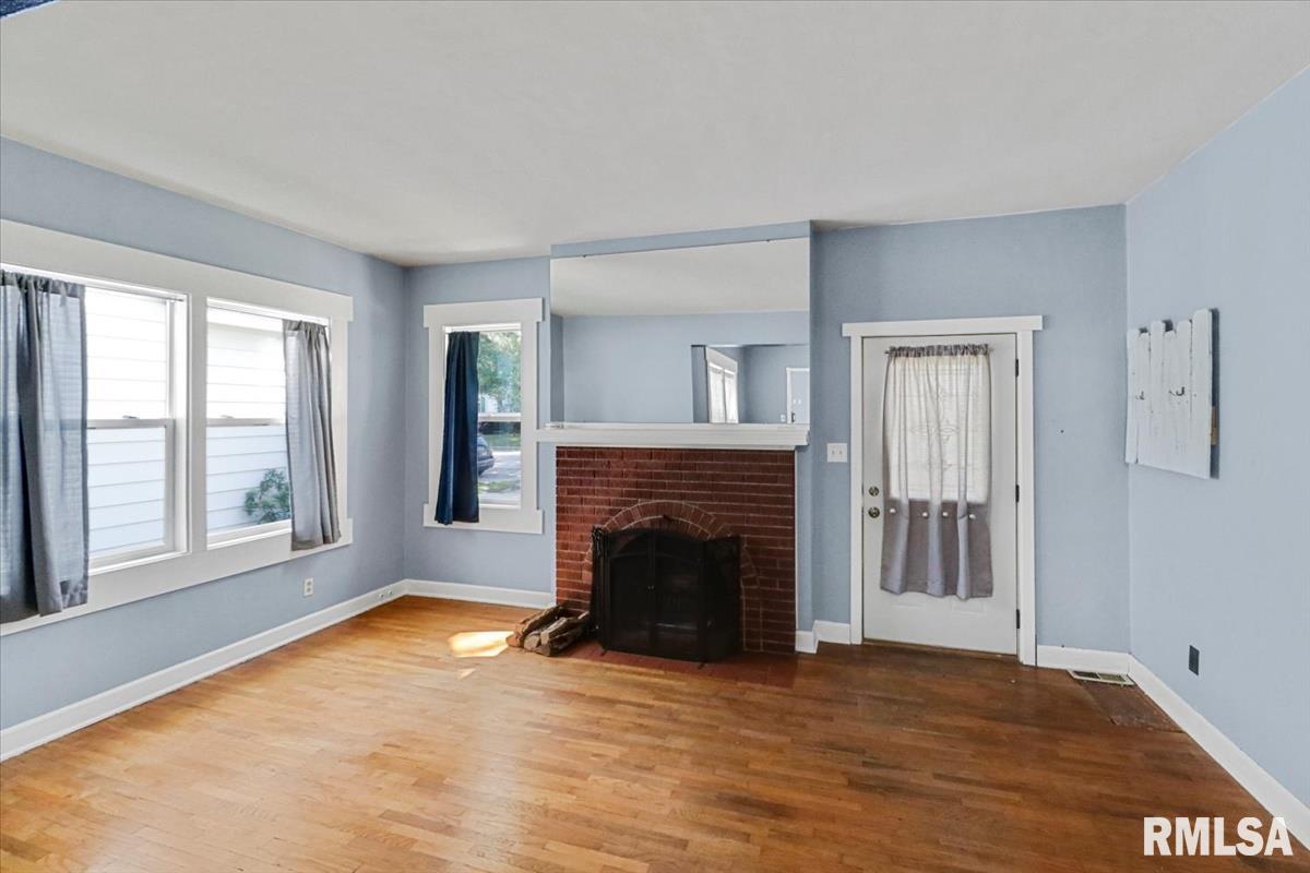 2440 South 5th Street Springfield, IL 62703 - Photo 3 of 23