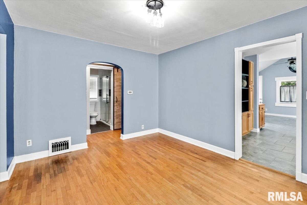 2440 South 5th Street Springfield, IL 62703 - Photo 5 of 23