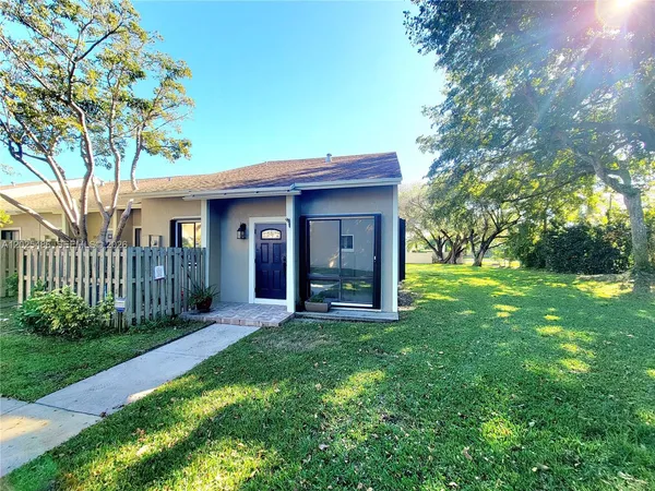 $2,950 | 3504 Northwest 111th Avenue, Unit 3504, Sunrise, FL 33351
