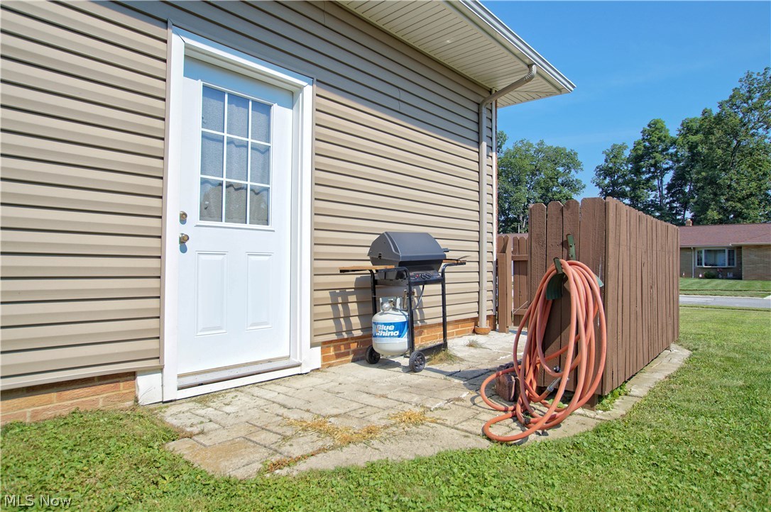 8601 Royal Ridge Drive Parma, OH 44129 - Photo 29 of 33