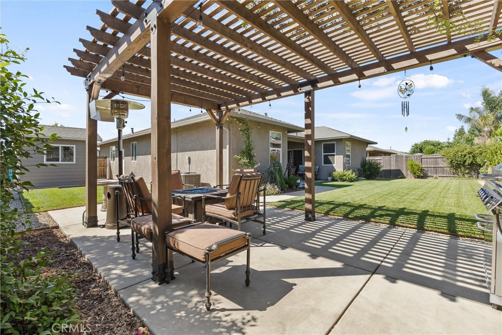 320 Sonora Lane Chico, CA 95973 - Photo 17 of 21 a building outdoor space with patio furniture