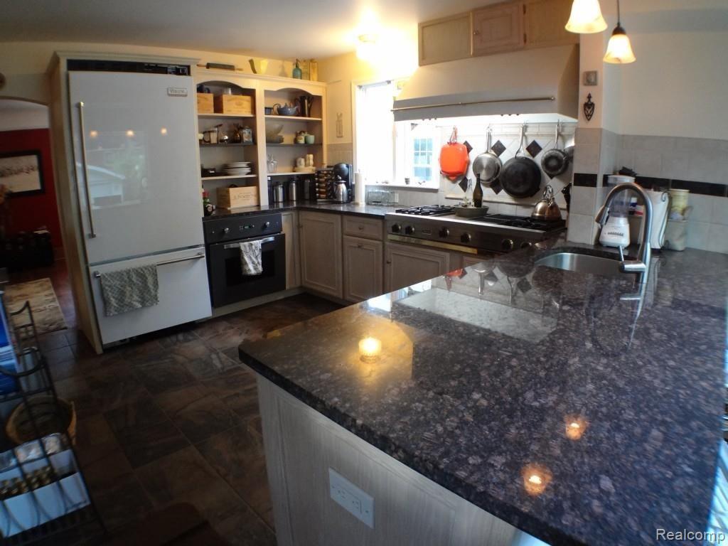 32 Devonshire Road Pleasant Ridge, MI 48069 - Photo 13 of 39 DSC04432.jpg