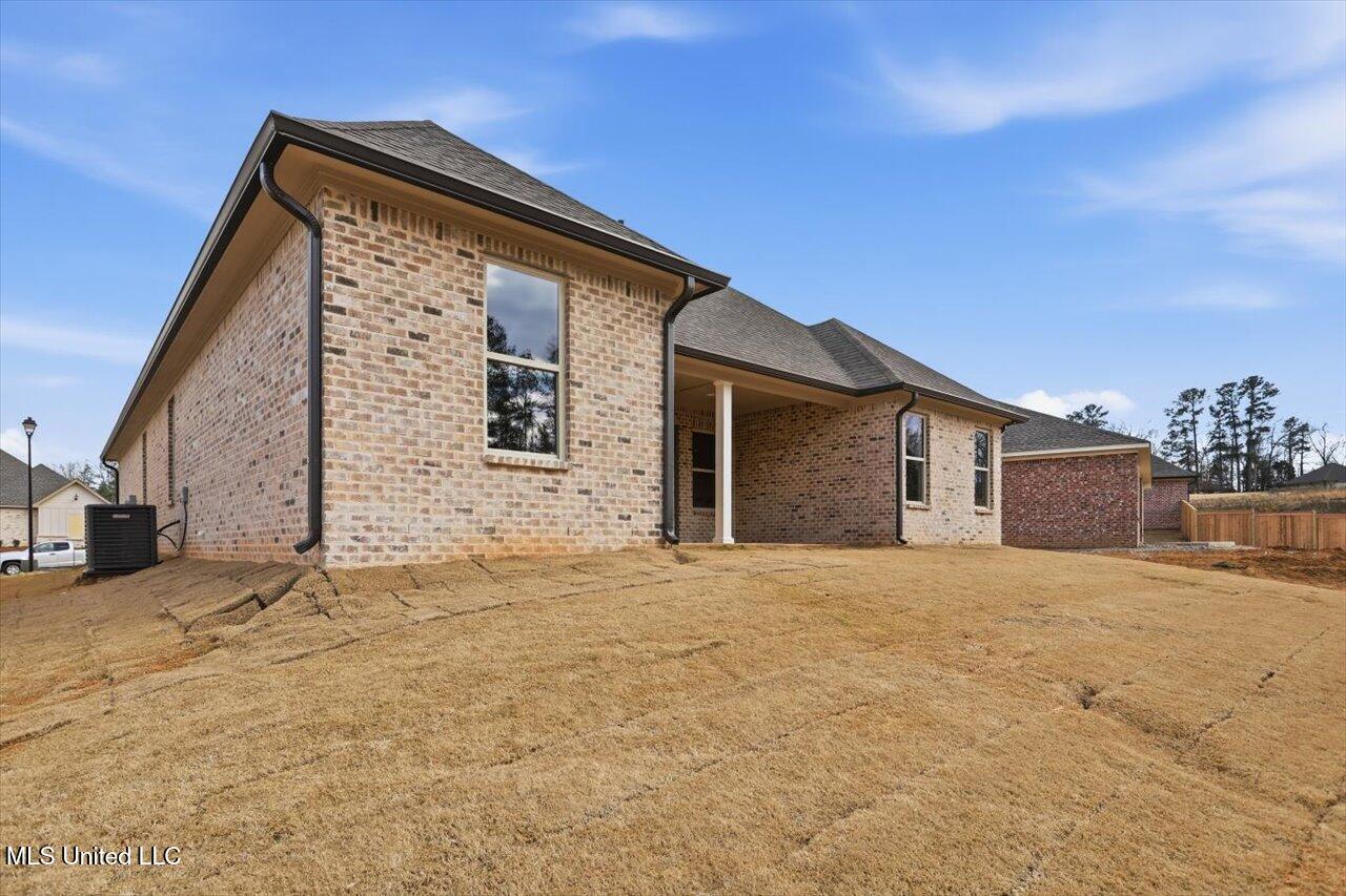 199 Bronson Bend Flowood, MS 39232 - Photo 33 of 35 33-199 Bronson Bnd _ Home Tours MS