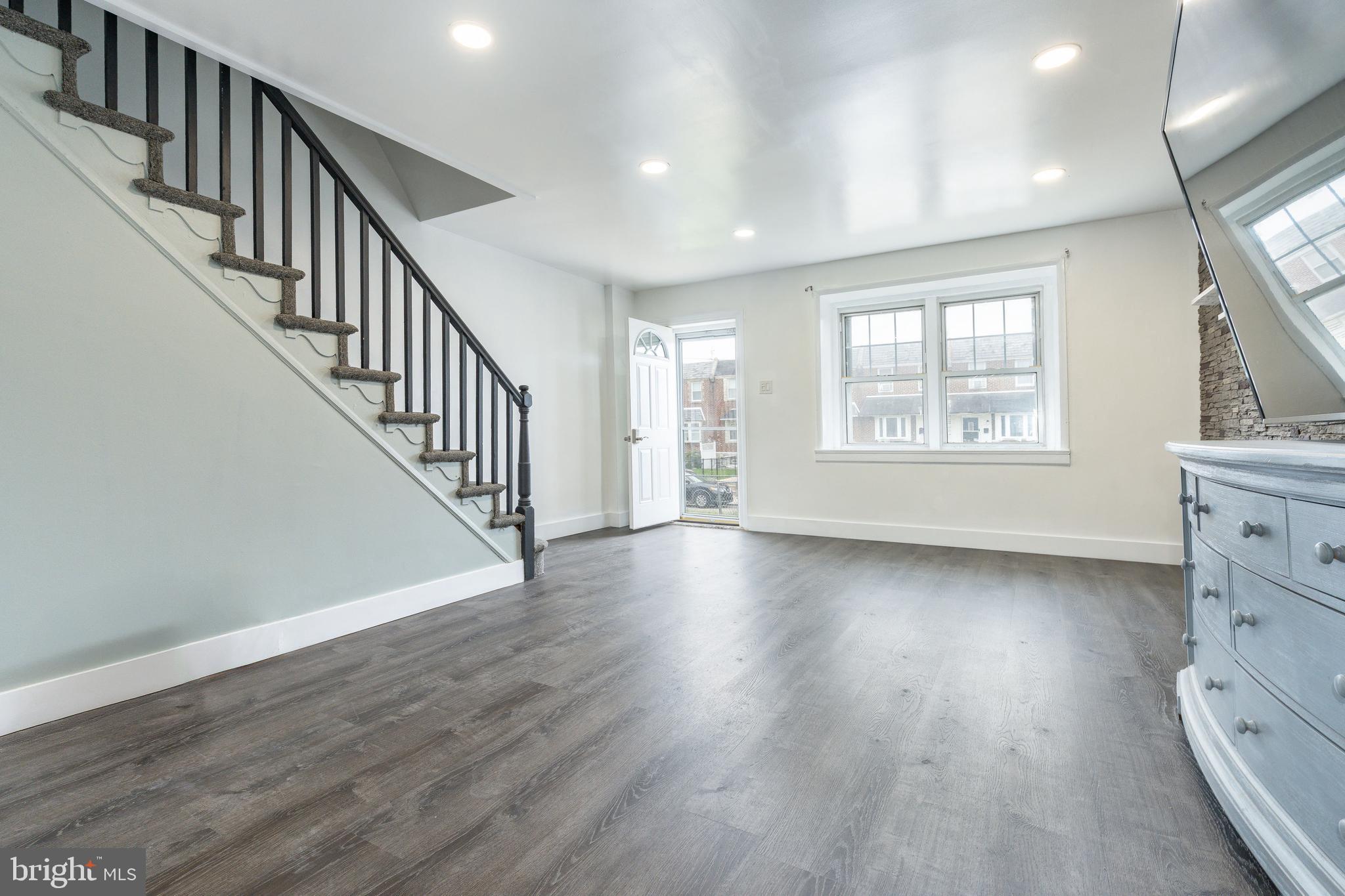 6606 Algard Street Philadelphia, PA 19135 - Photo 2 of 20 Living Room