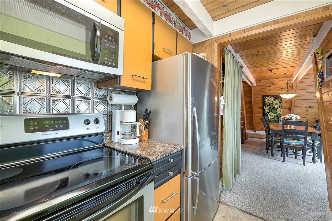 8133 Cowichan Road Blaine, WA 98230 - Photo 9 of 25 Gallery Image 9