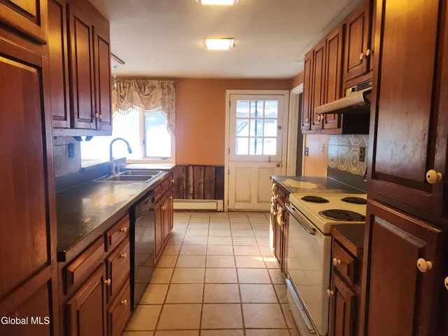 $335,000 | 61 Pease Hill Road, Horicon, NY 12815