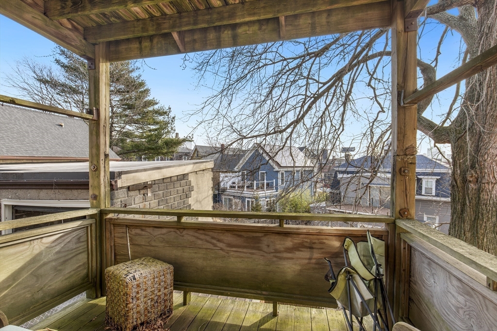 78 R Mt Vernon Street Somerville, MA 02145 - Photo 8 of 32