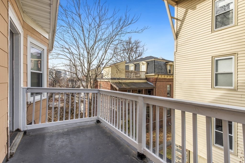 78 R Mt Vernon Street Somerville, MA 02145 - Photo 10 of 32 a view of a house with a small yard