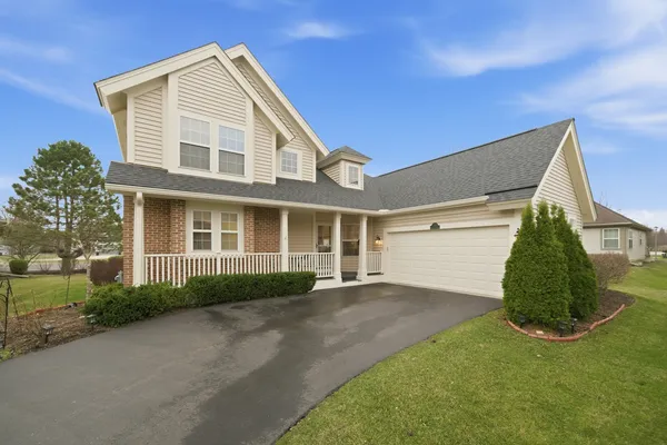 $490,000 | 490 Beckett Crossing Drive, Mundelein, IL 60060