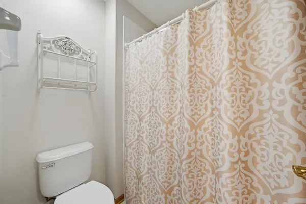 $490,000 | 490 Beckett Crossing Drive, Mundelein, IL 60060