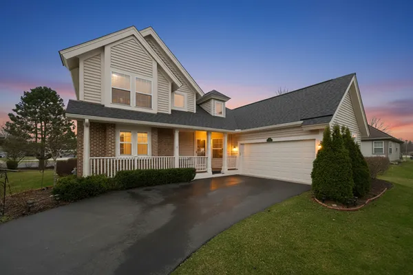 $490,000 | 490 Beckett Crossing Drive, Mundelein, IL 60060