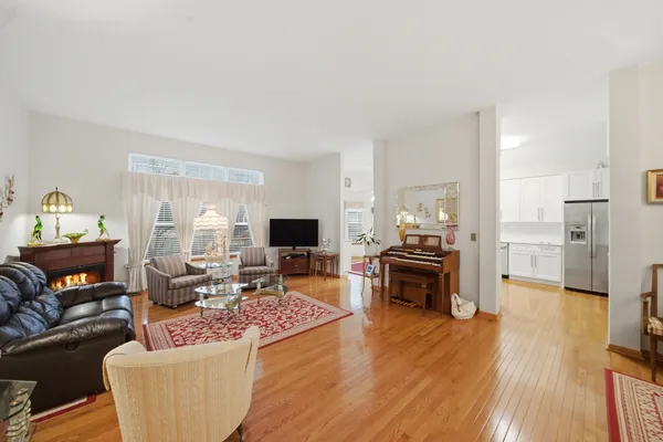 $490,000 | 490 Beckett Crossing Drive, Mundelein, IL 60060