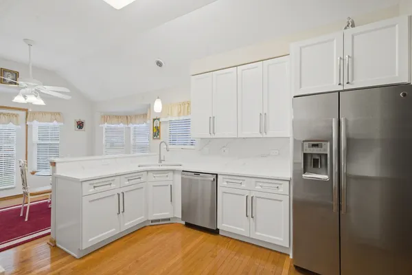 $490,000 | 490 Beckett Crossing Drive, Mundelein, IL 60060