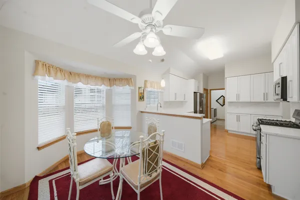 $490,000 | 490 Beckett Crossing Drive, Mundelein, IL 60060