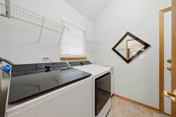 $490,000 | 490 Beckett Crossing Drive, Mundelein, IL 60060