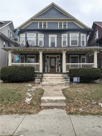 $1,400 | 1582 Delaware Avenue, Unit 4, Buffalo, NY 14209