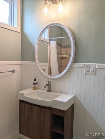 $1,400 | 1582 Delaware Avenue, Unit 4, Buffalo, NY 14209