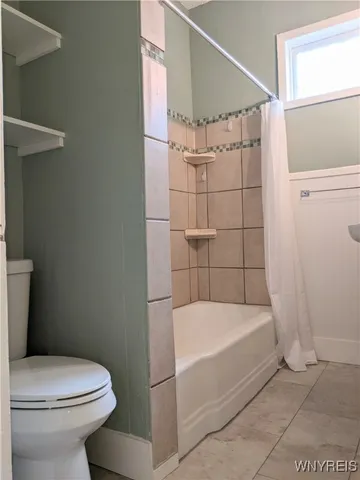 $1,400 | 1582 Delaware Avenue, Unit 4, Buffalo, NY 14209